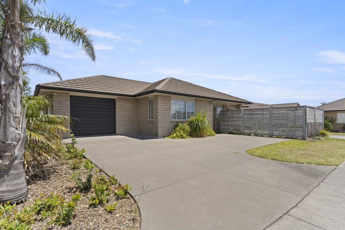 40 Excelsa Place, Papamoa Beach, Papamoa - Carousel 1