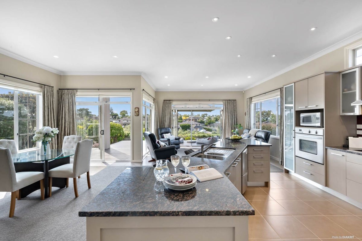 53 Pine Harbour Parade, Beachlands, Auckland - Carousel 1