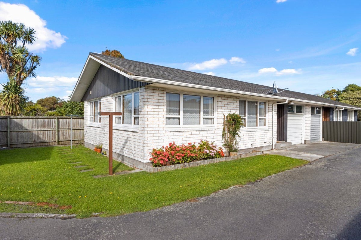 2/110 Champion Street, Edgeware, Christchurch - Carousel 1