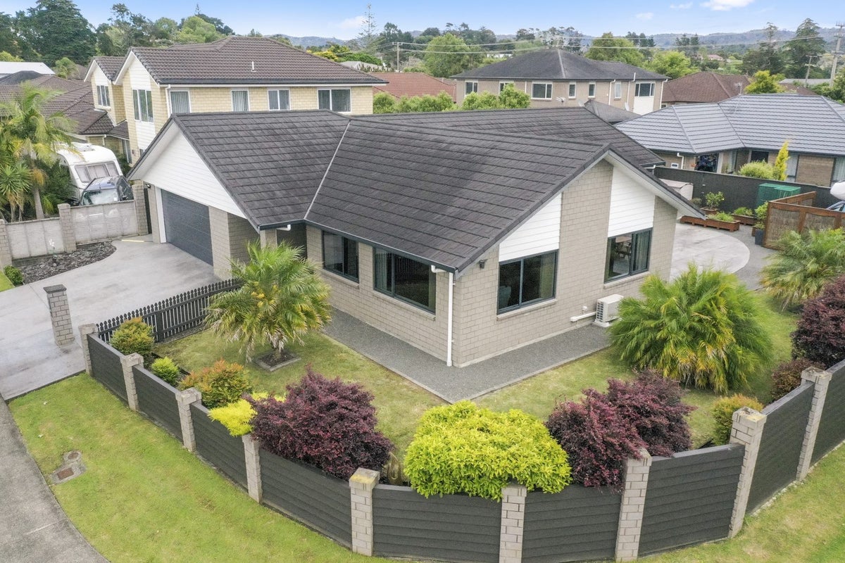 14 Murray Becroft Avenue, Henderson Valley, Auckland - Carousel 1