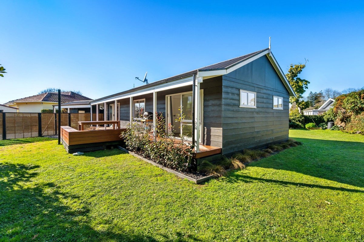 66 Thompson Street, Leamington, Cambridge - Carousel 2