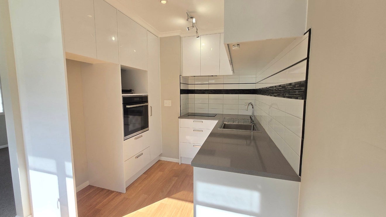8/31 Tennyson Street, Petone, Lower Hutt - Carousel 2