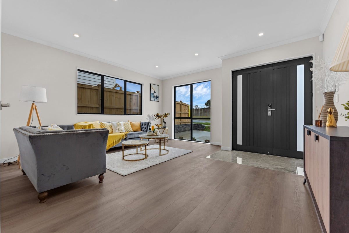 5 Golfwell Road, Flat Bush, Auckland - Carousel 2