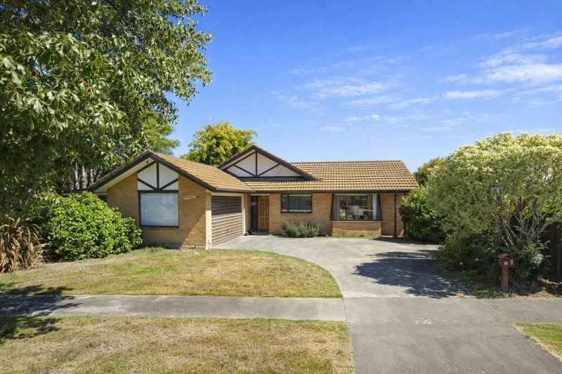 30 Kintyre Drive, Broomfield, Christchurch - Carousel 1