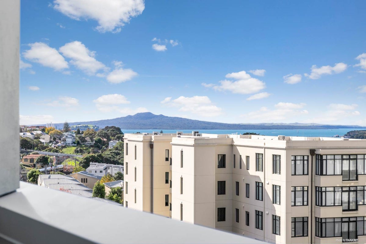4/118 Broadway, Newmarket, Auckland - Carousel 1