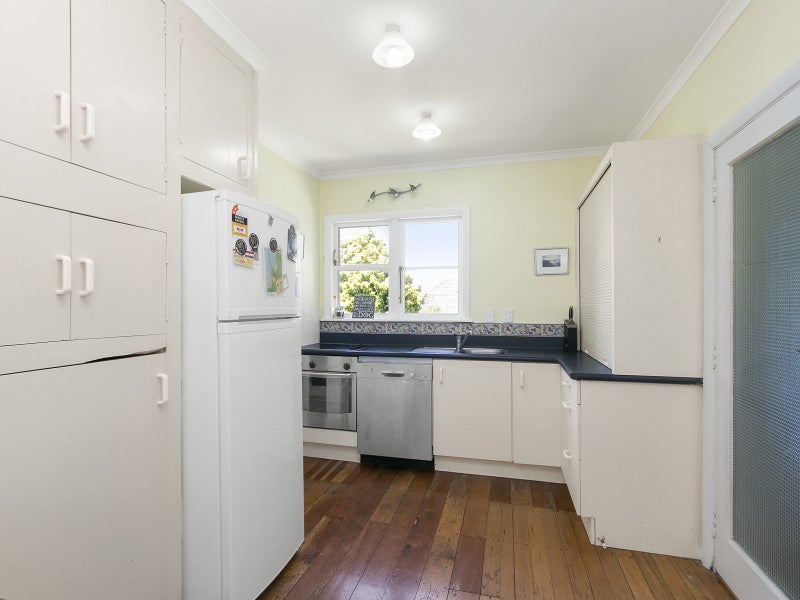 27 Poto Road, Normandale, Lower Hutt - Carousel 2