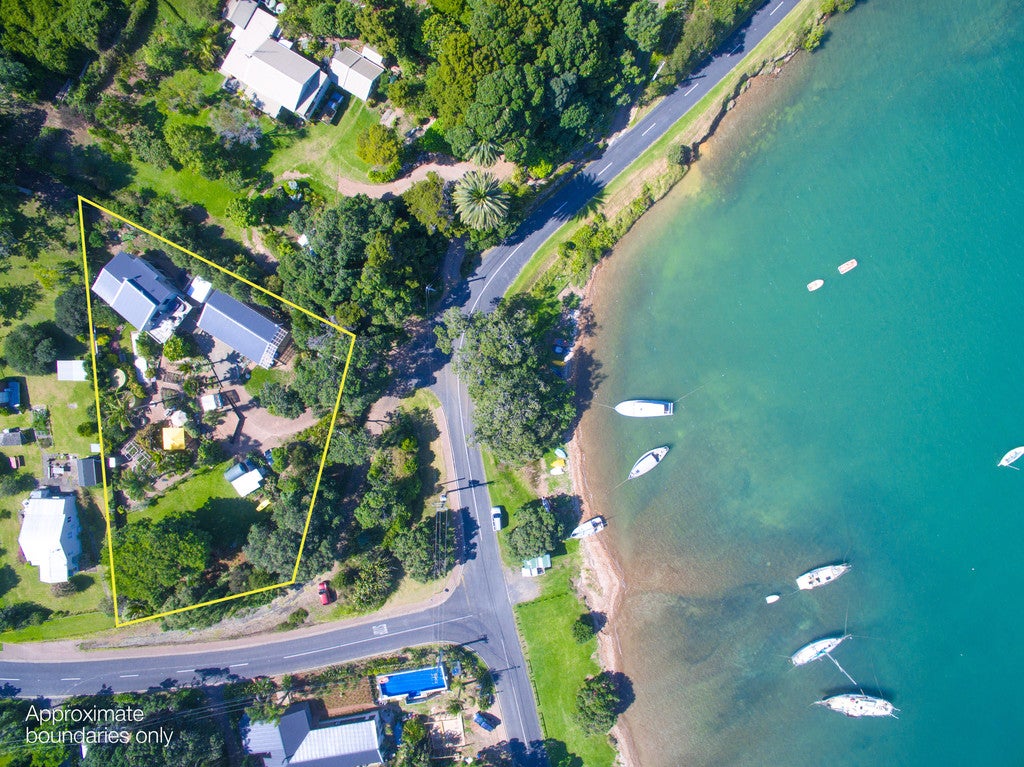 88A Wharf Road, Ostend, Waiheke Island - Carousel 2