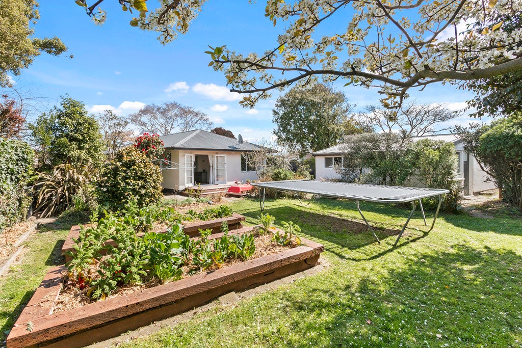 256 Burwood Road, Burwood, Christchurch - Carousel 12
