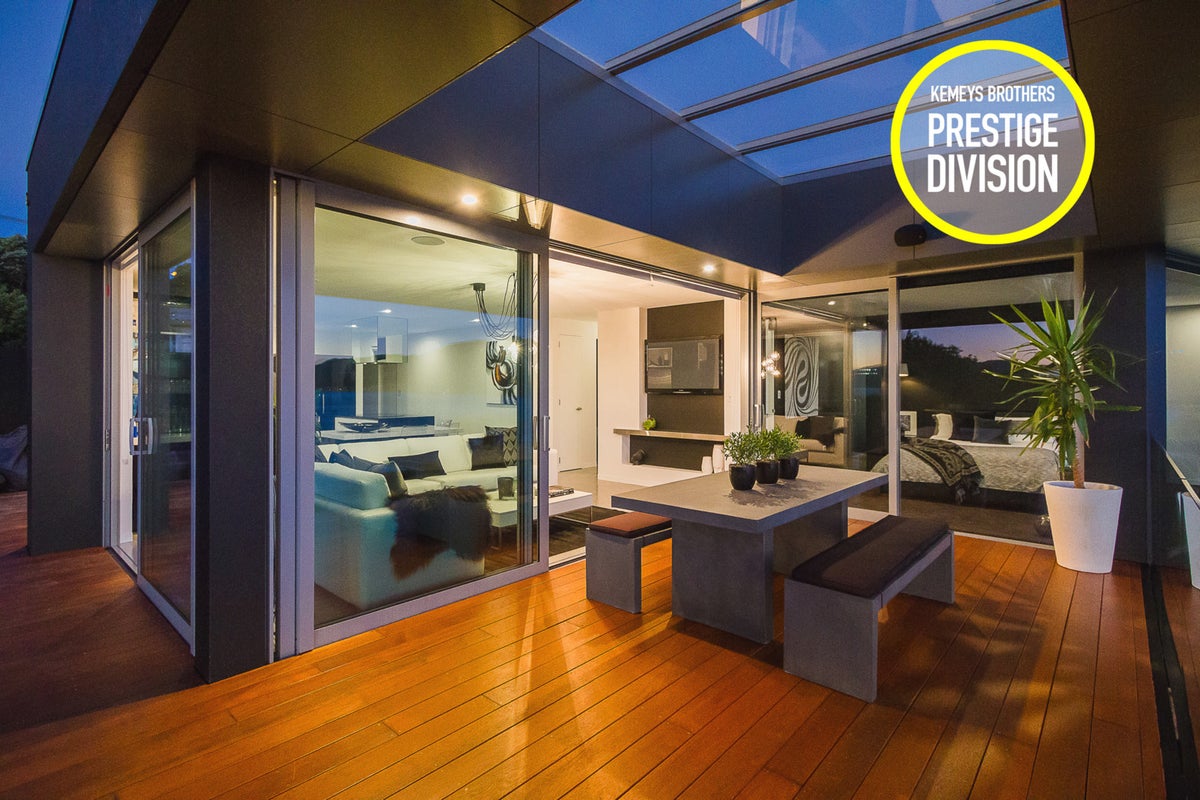 3 Howard Road, Point Howard, Lower Hutt - Carousel 1