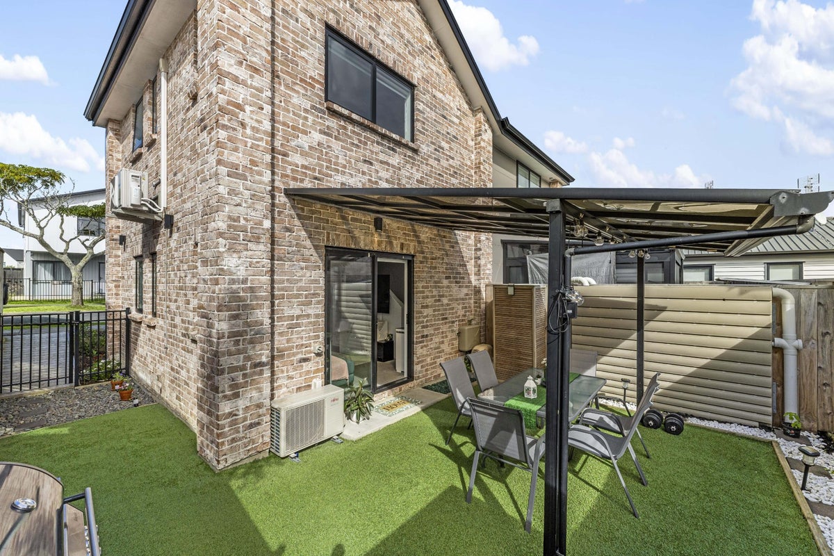 1/32 Sunnymead Road, Glen Innes, Auckland - Carousel 1