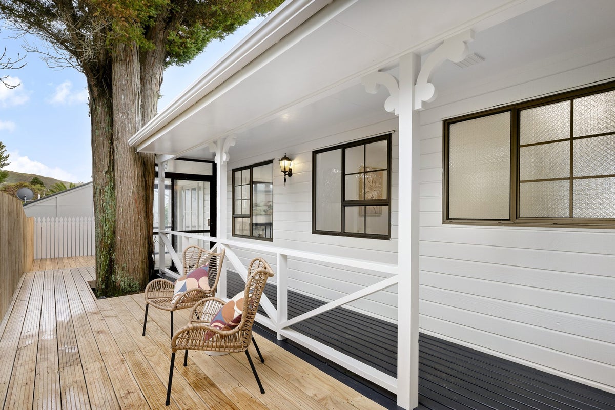 15 Cargill Street, Karori, Wellington - Carousel 2