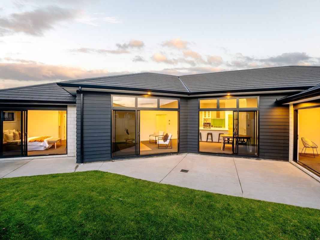 16 Helen June Avenue, Flagstaff, Hamilton - Carousel 2