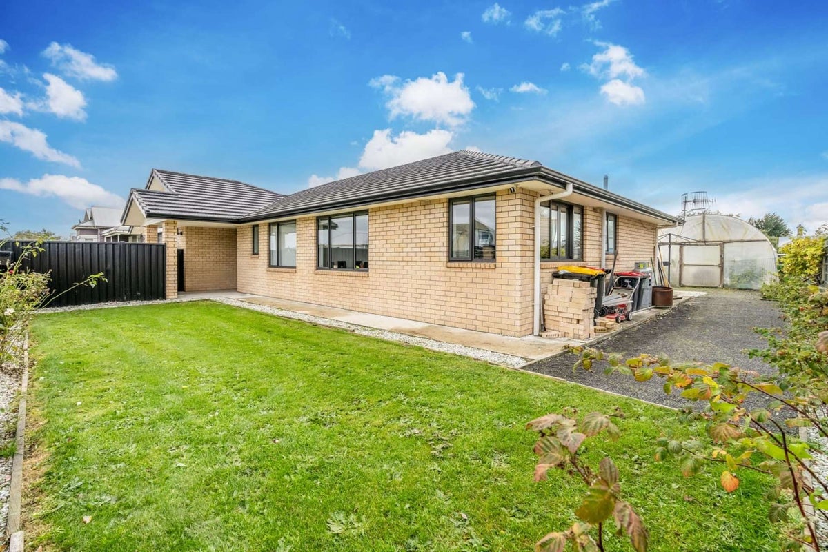 222 Crinan Street, Appleby, Invercargill - Carousel 1
