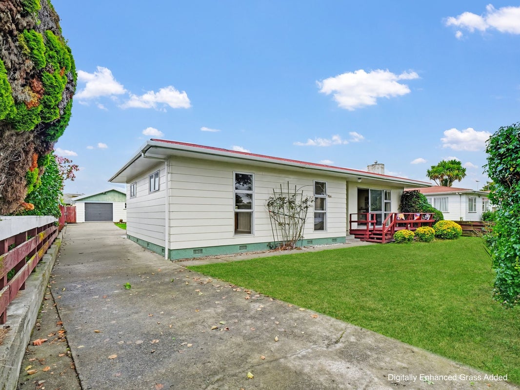 6 Raglan Avenue, Cloverlea, Palmerston North - Carousel 2