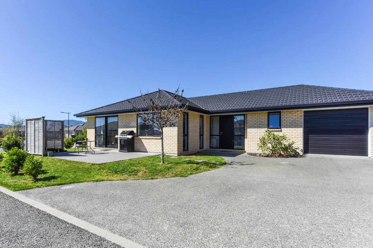 49 Malone CRES, Tasman - Carousel 1