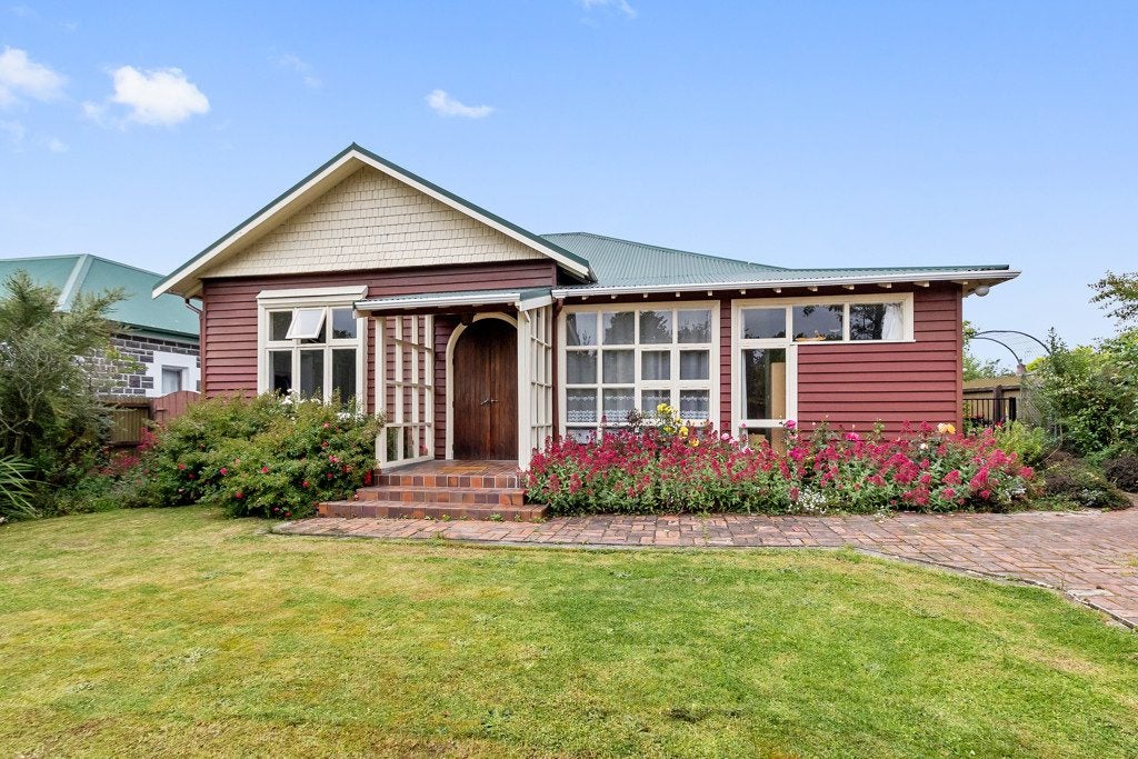 42 Maltby Avenue, West End, Timaru - Carousel 1