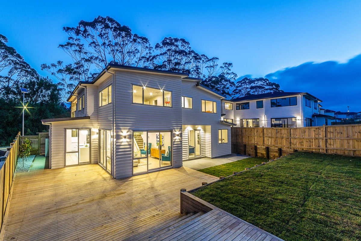 13 David Rogers Lane, Swanson, Auckland - Carousel 2