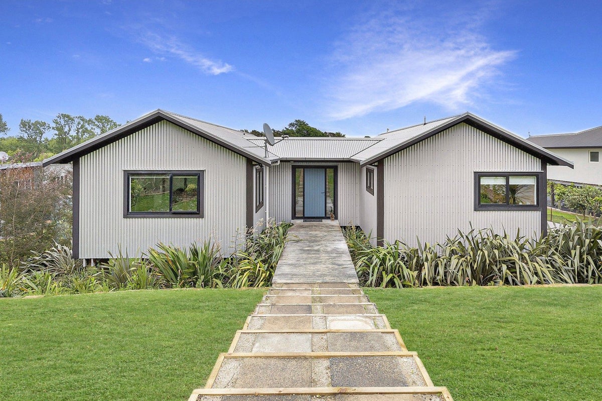 37 Whitaker Street, Te Aroha, Te Aroha - Carousel 1