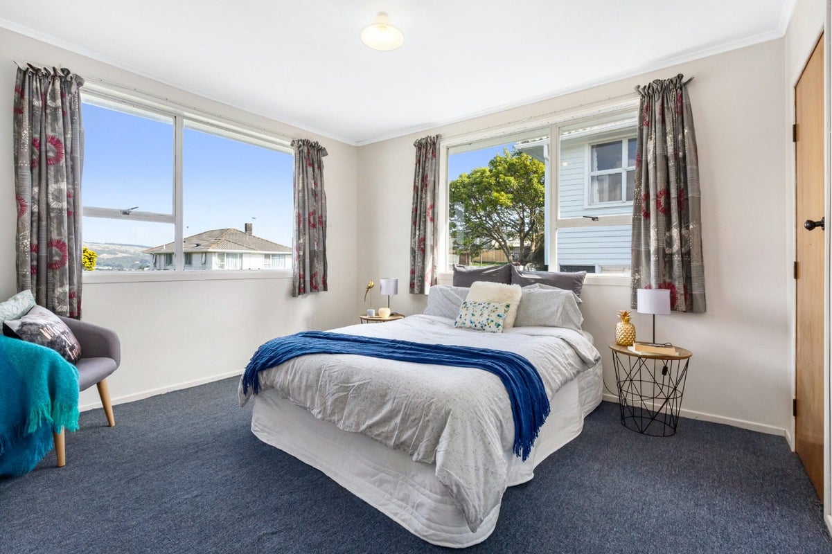 44 Beauzami Crescent, Ascot Park, Porirua - Carousel 2