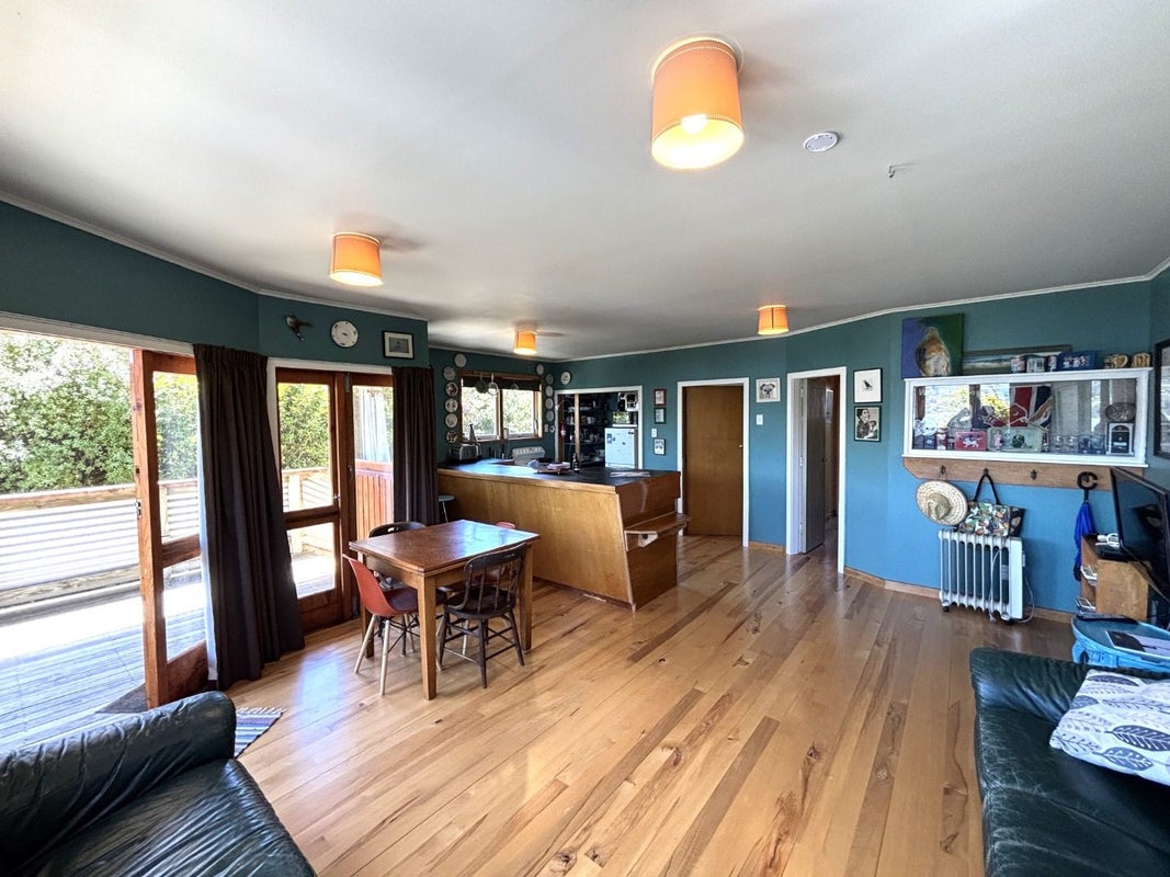 492 Portobello Road, Macandrew Bay, Dunedin - Carousel 2