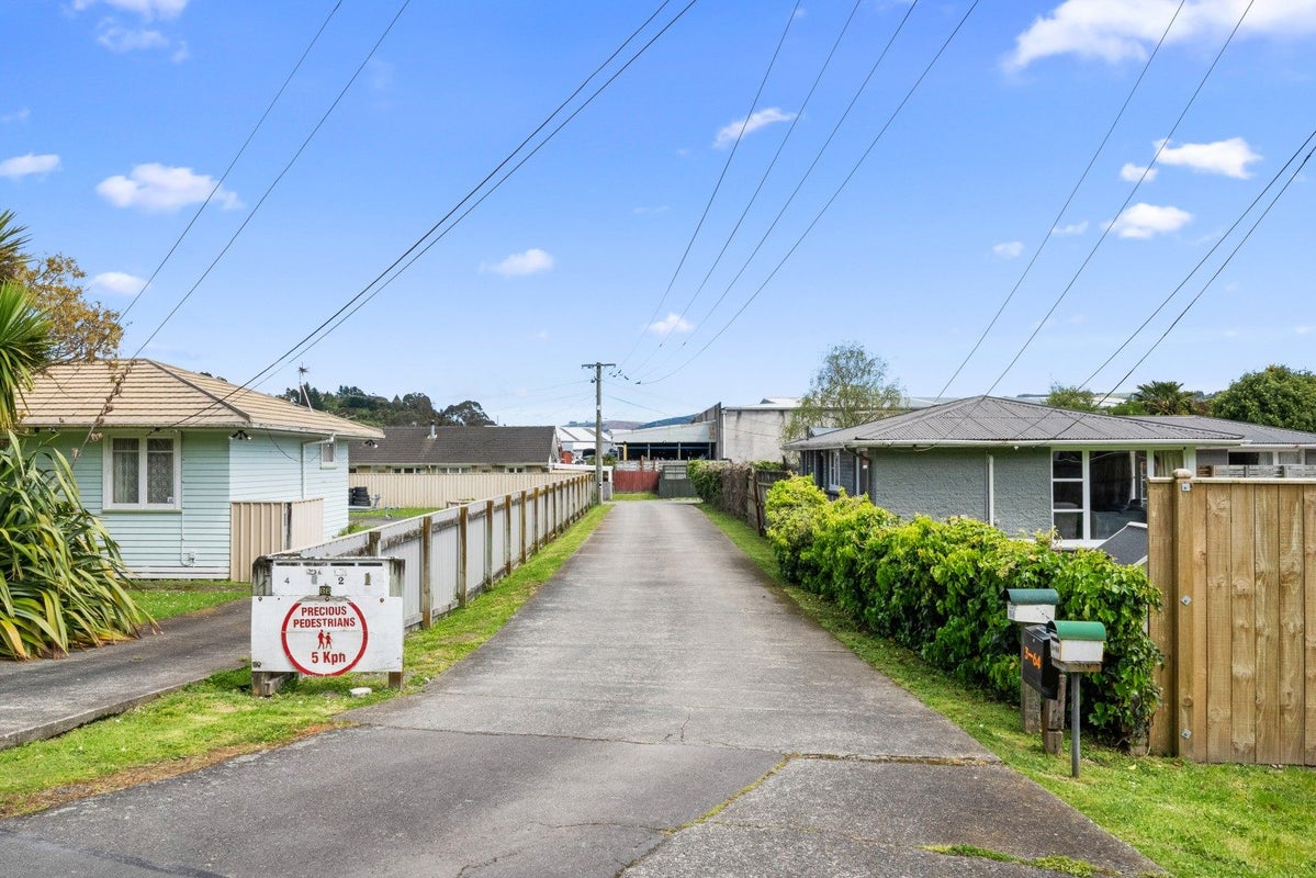 2/64 Cruickshank Road, Clouston Park, Upper Hutt - Carousel 13