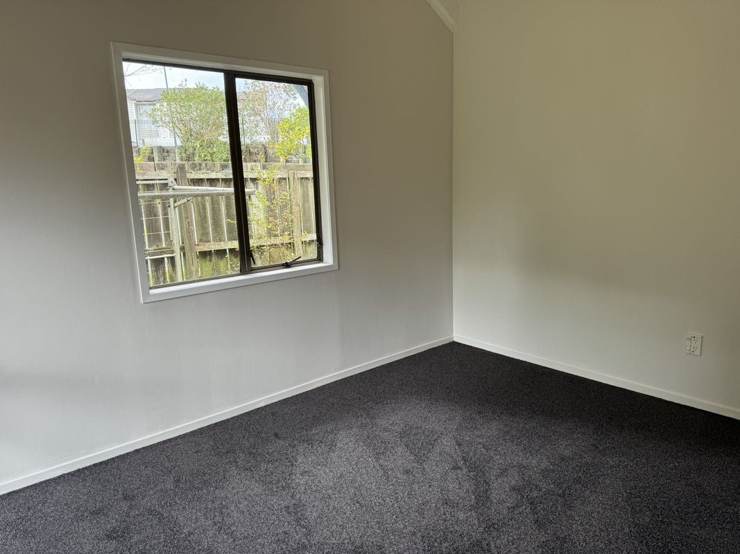 29 Oteha Valley Road, Northcross, Auckland - Carousel 11