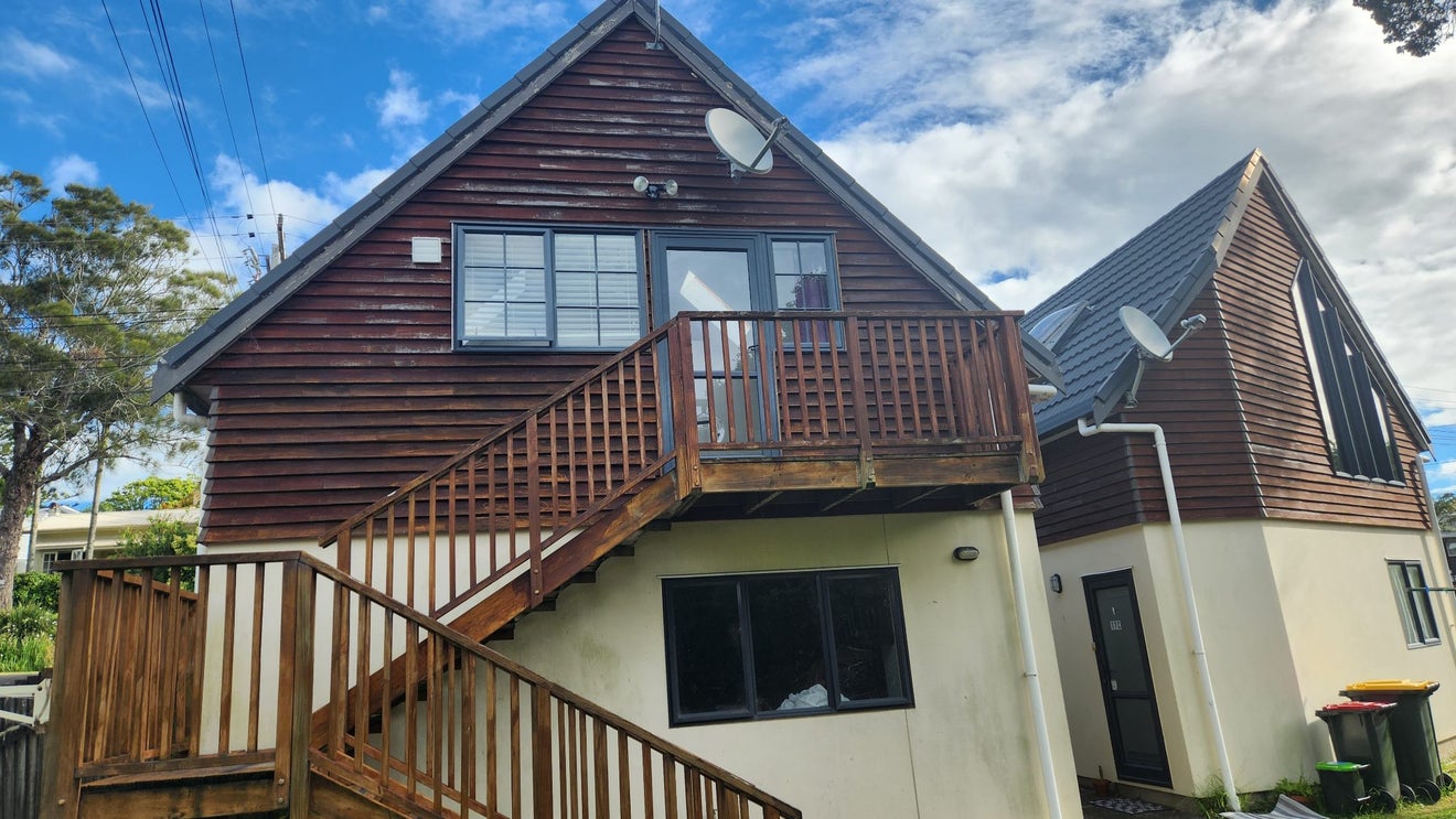 2/17 Sandown Road, Rothesay Bay, Auckland - Carousel 1