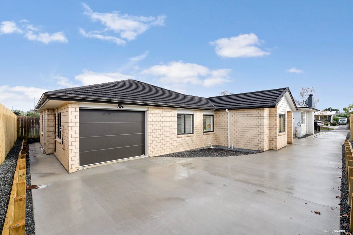 20A Tairere Crescent, Rosehill, Papakura - Carousel 1