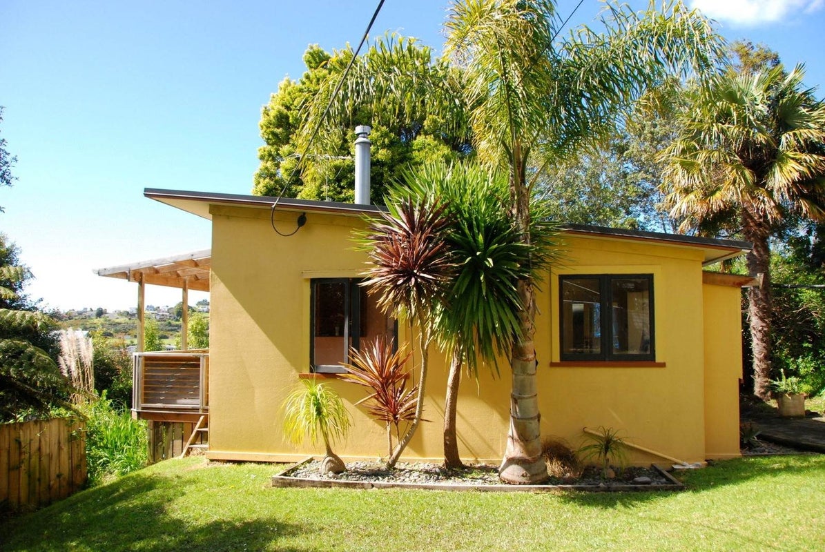 9 Kauri Road, Stanmore Bay, Whangaparaoa - Carousel 1