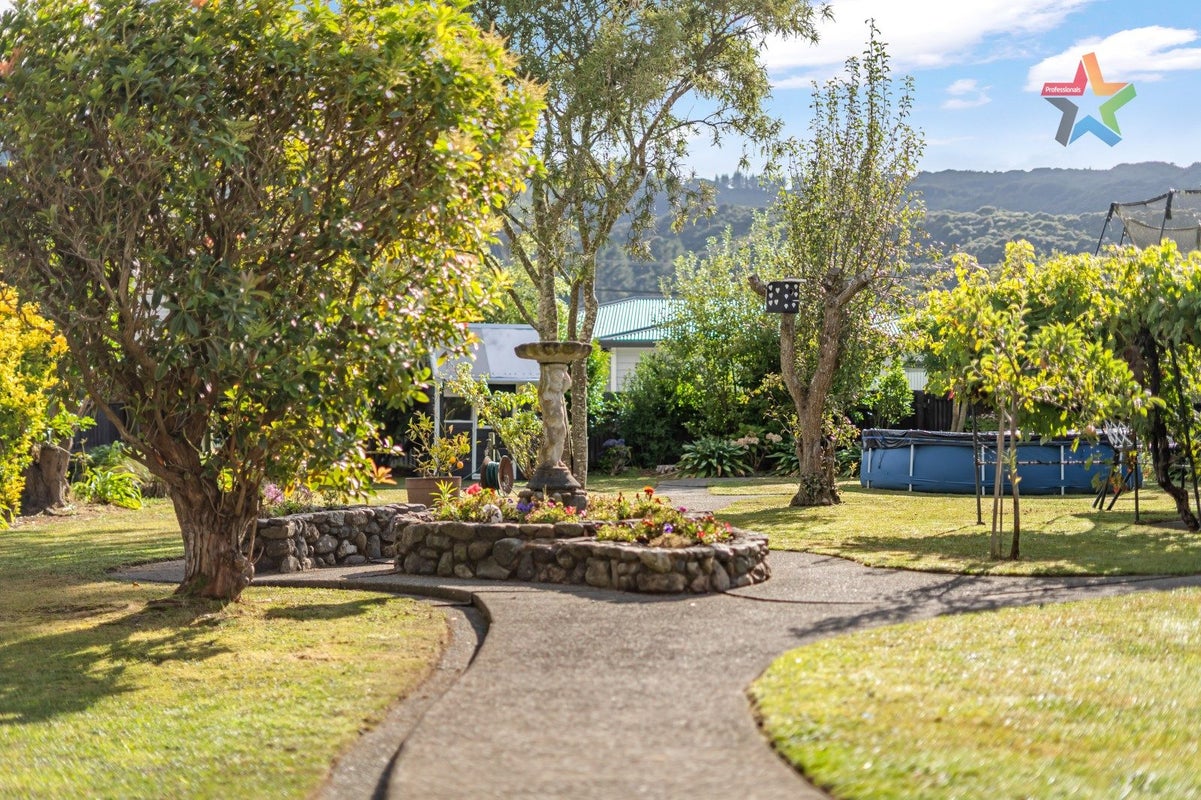21 Bledisloe Crescent, Wainuiomata, Lower Hutt - Carousel 2