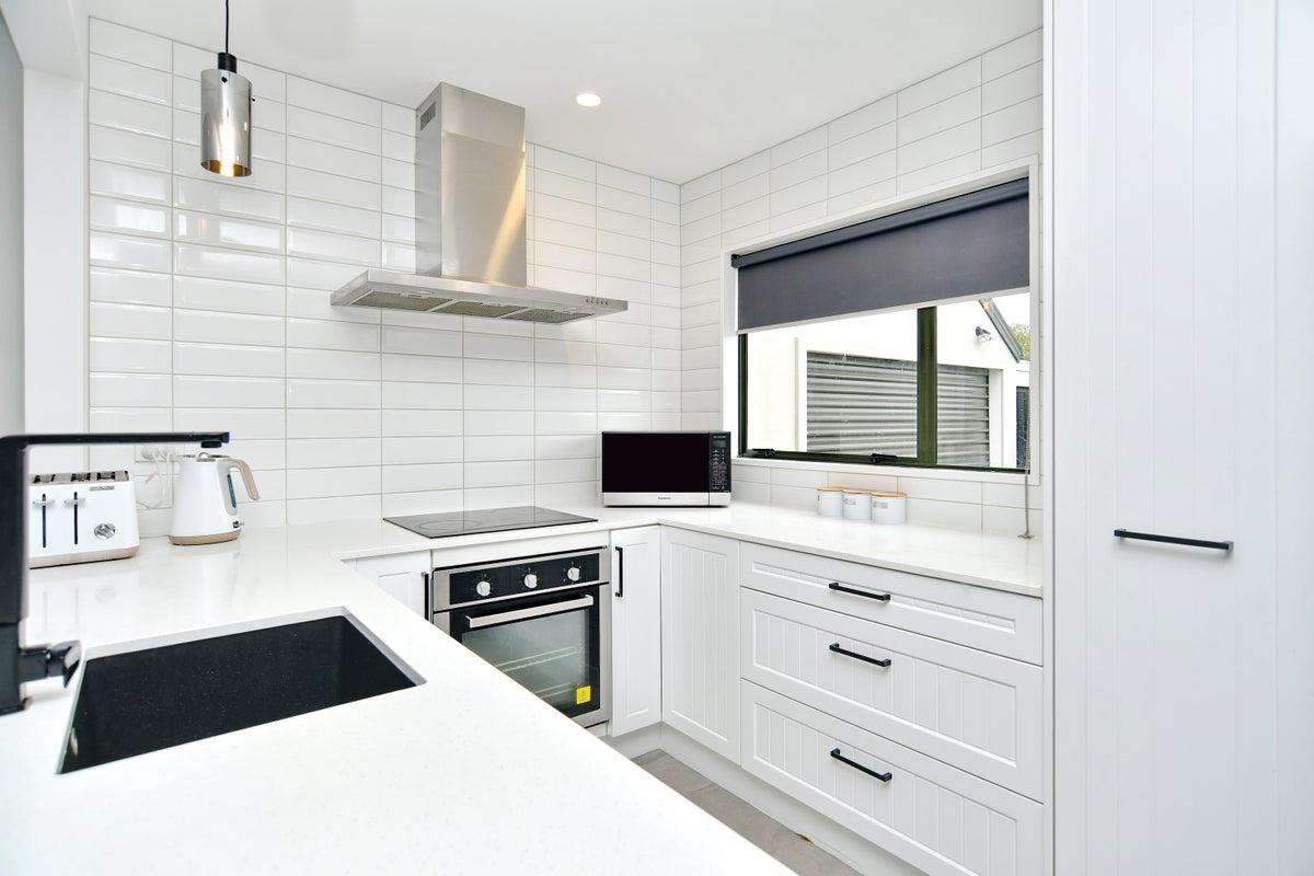 5/436 Barbadoes Street, Edgeware, Christchurch - Carousel 2