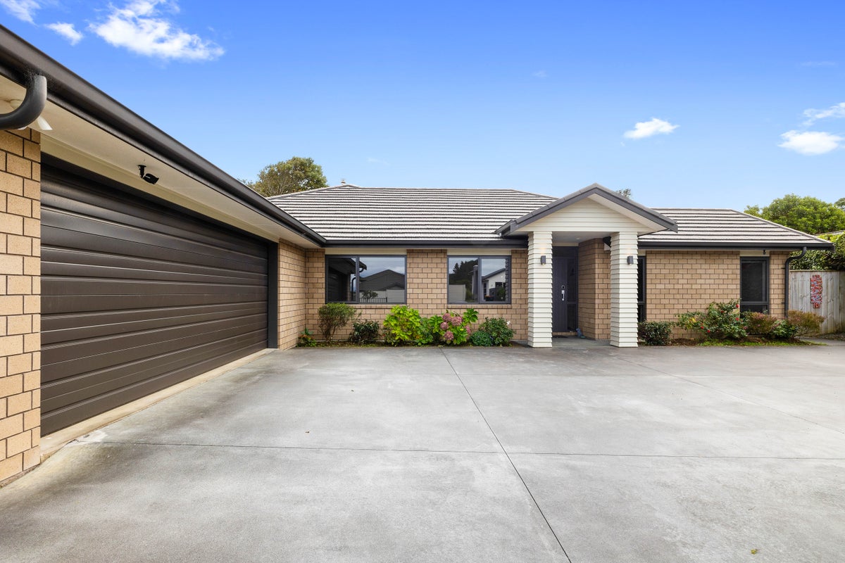 12 Anderson Way, Highlands Park, New Plymouth - Carousel 2