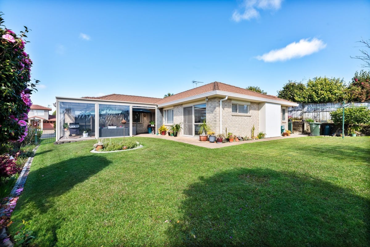 5 Highfields Terrace, Henderson, Auckland - Carousel 2