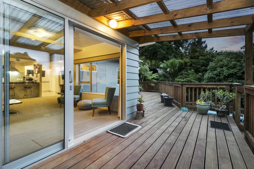 903 West Coast Road, Waiatarua, Auckland - Carousel 2