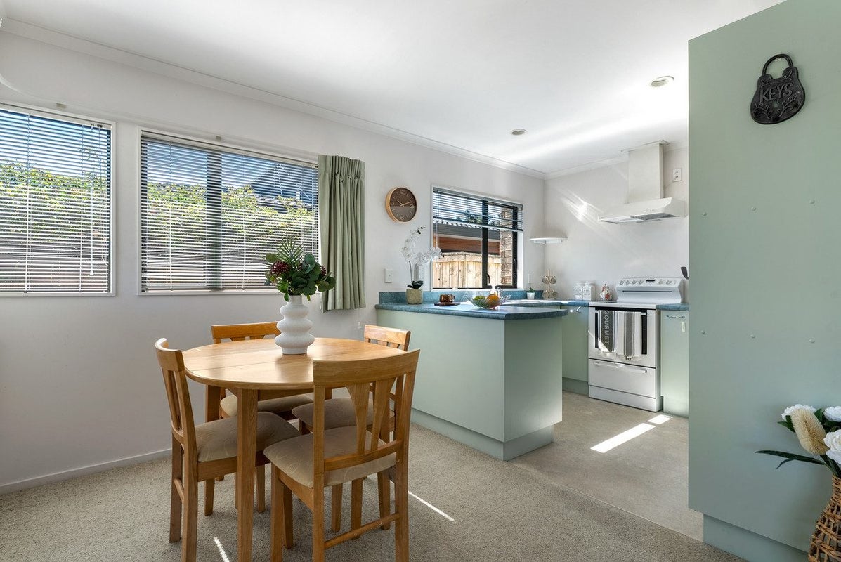 15/42 Main Road, Tawa, Wellington - Carousel 2