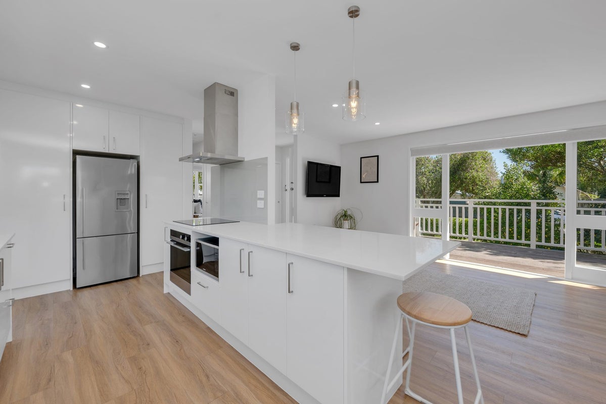 83 Third View Avenue, Beachlands, Auckland - Carousel 2