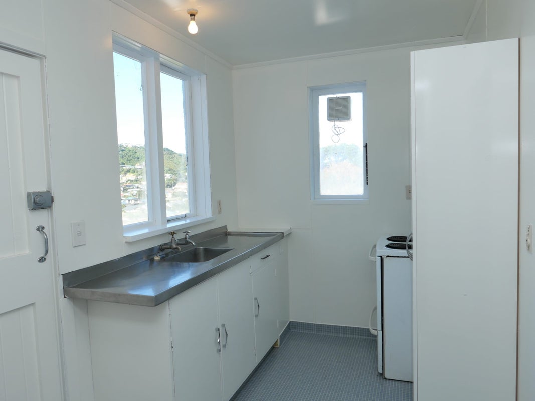 32A Ribble Street, Island Bay, Wellington - Carousel 2