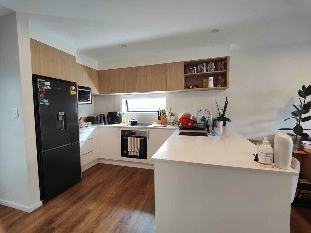 8/207 Oxford Terrace, Avalon, Lower Hutt - Carousel 1