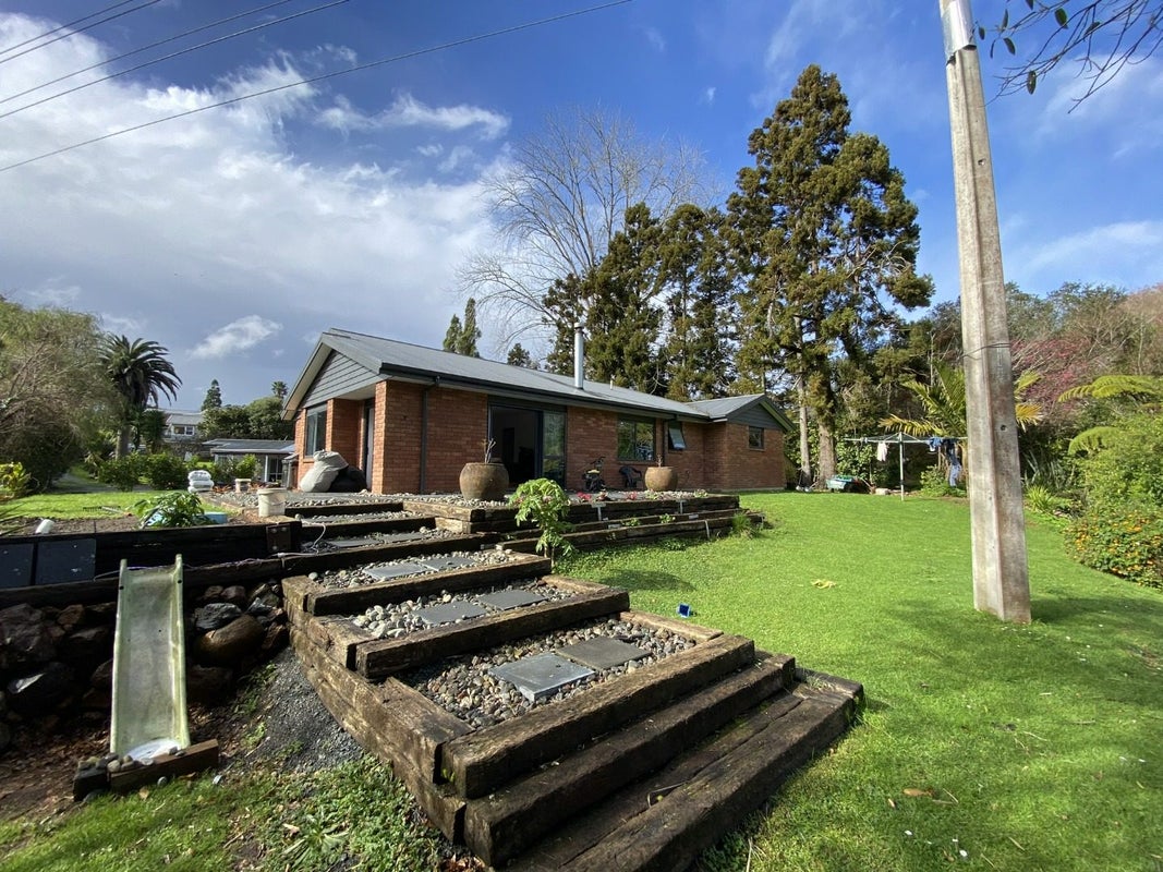 12 Whitelaw Place, Te Kamo, Whangarei - Carousel 11