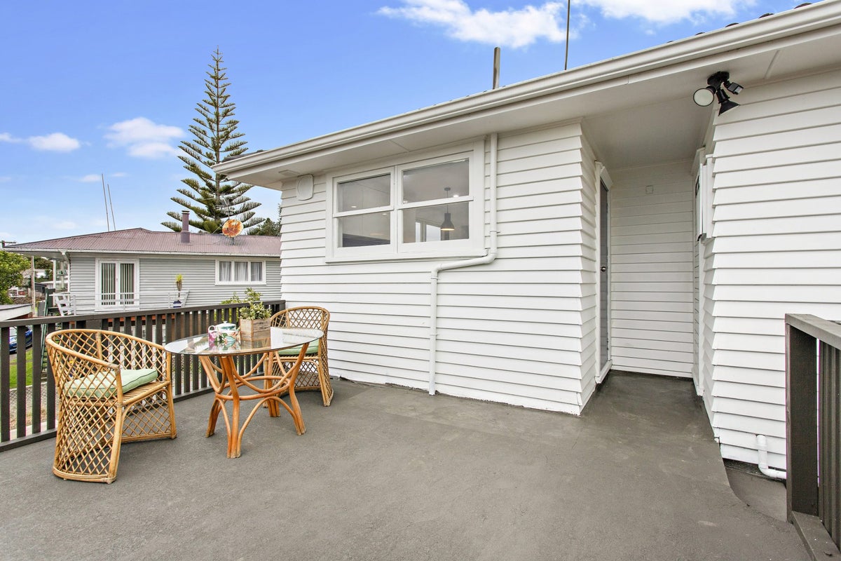 94 Harrington Road, Henderson, Auckland - Carousel 2