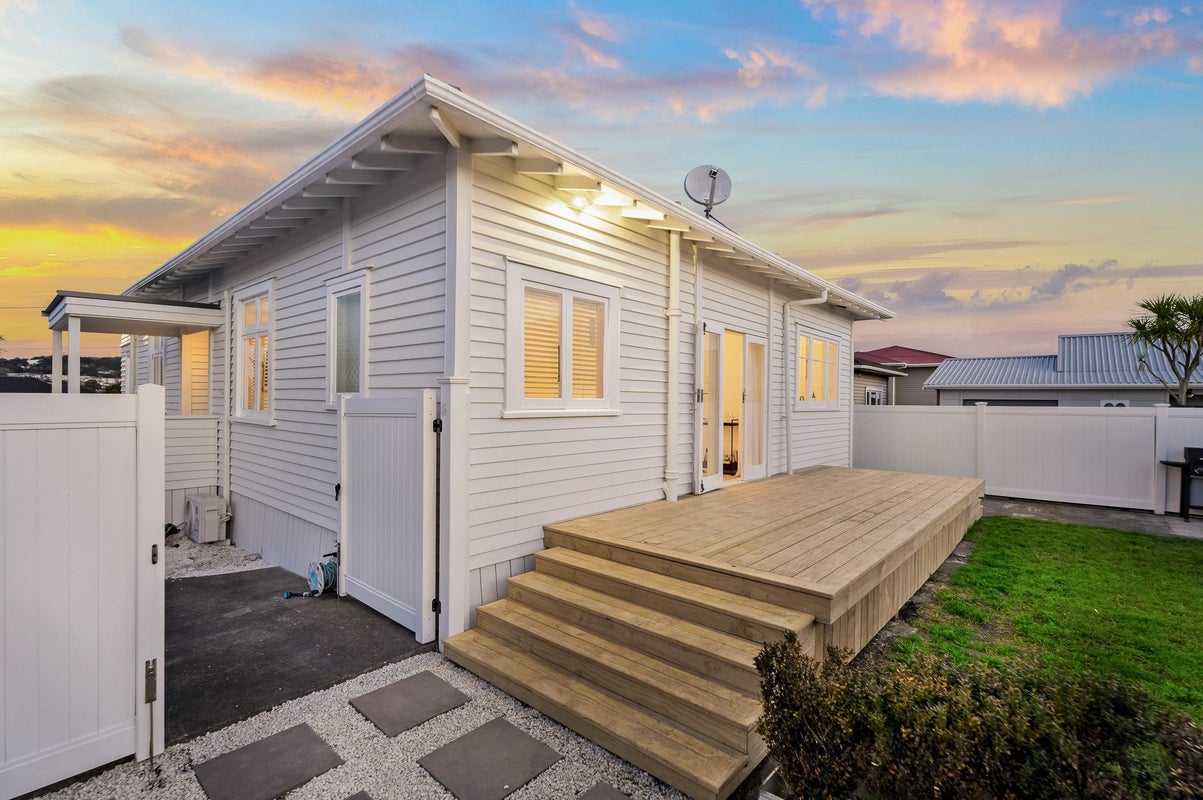 2/1601 Great North Road, Waterview, Auckland - Carousel 2