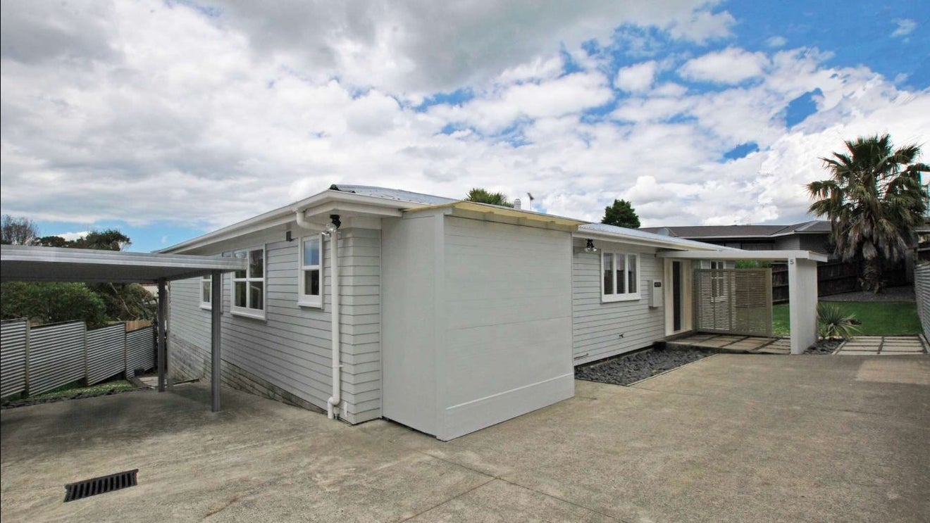 5 Caronia Crescent, Lynfield, Auckland - Carousel 1