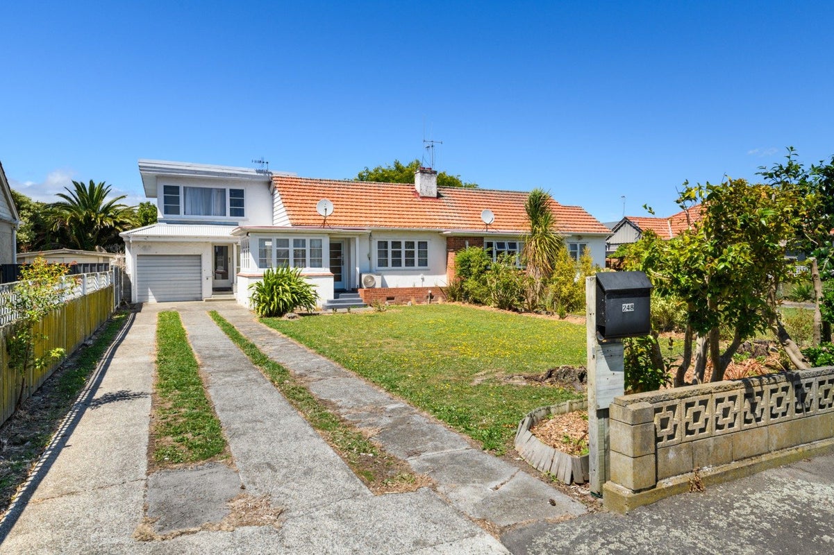 248 College Street, West End, Palmerston North - Carousel 1