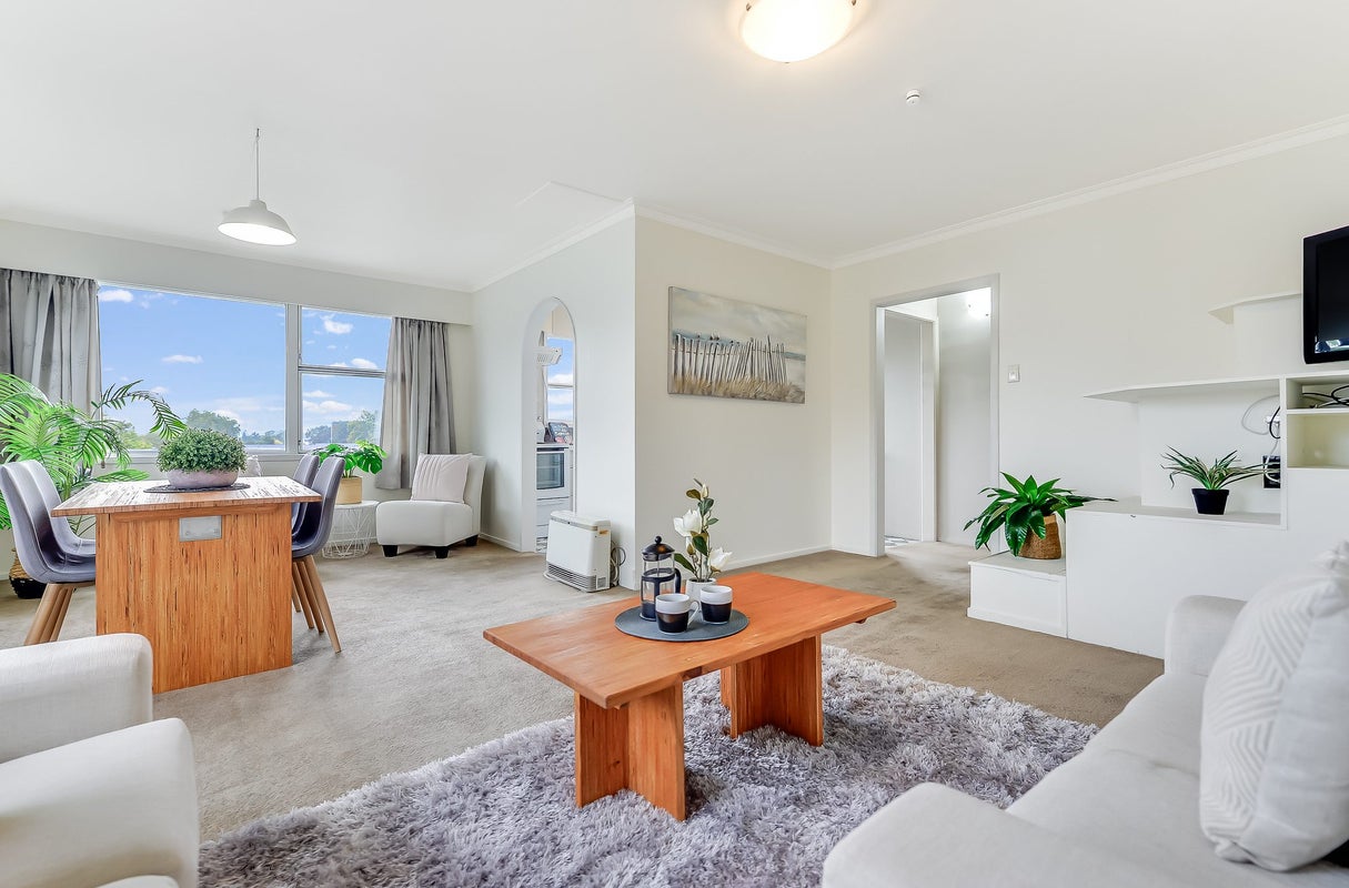 6 O'Donoghue Street, Hillcrest, Hamilton - Carousel 1