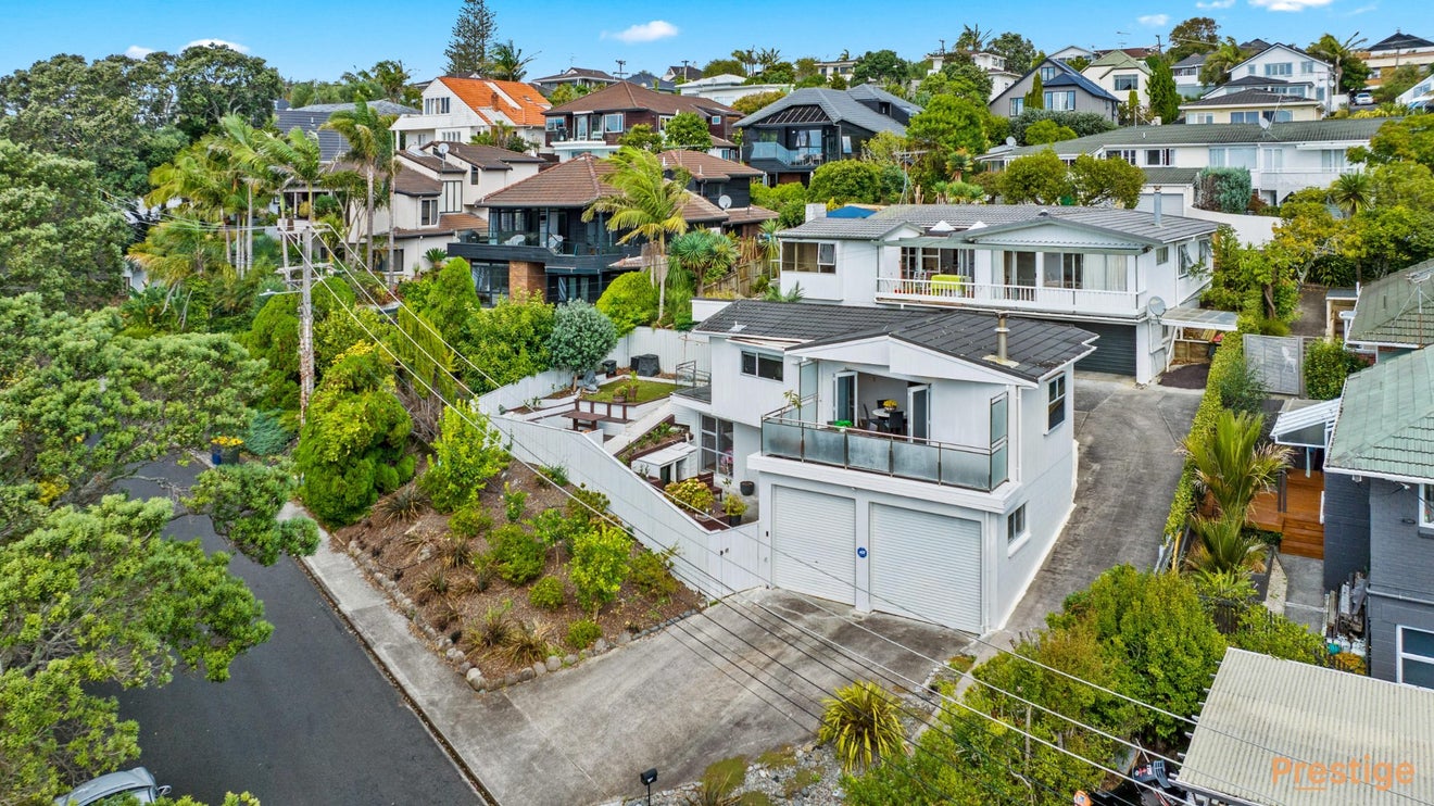 1/32 Prospect Terrace, Milford, Auckland - Carousel 1