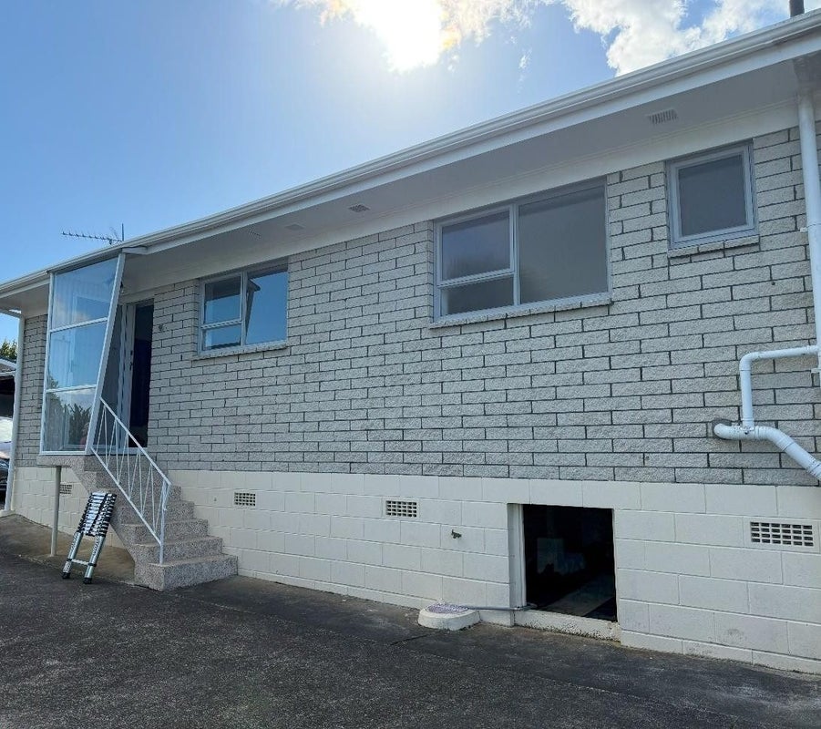 2/15 O'halloran Road, Howick, Auckland - Carousel 1