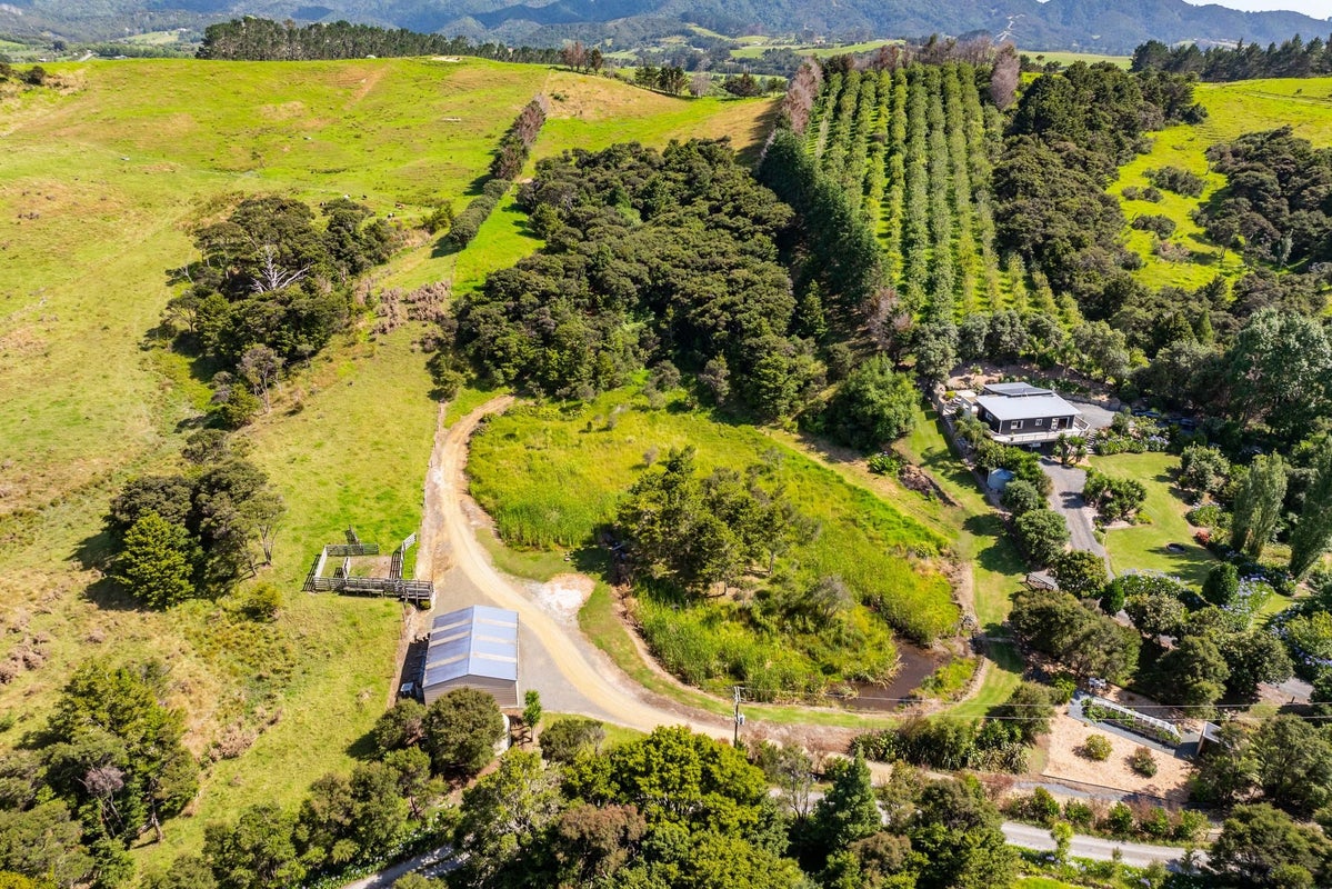 64 De Boer Lane, Kaiwaka - Carousel 1