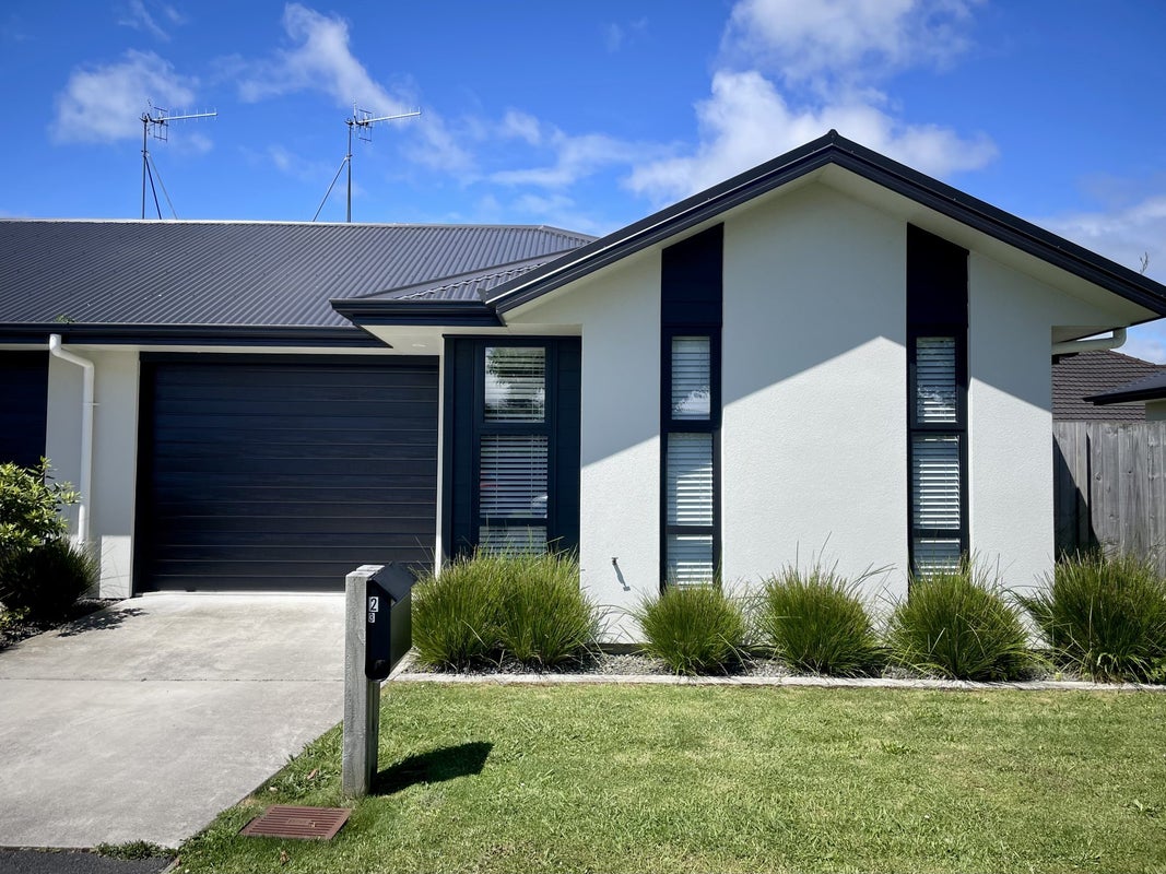 3/2 McNicol Street, Fairfield, Hamilton - Carousel 1