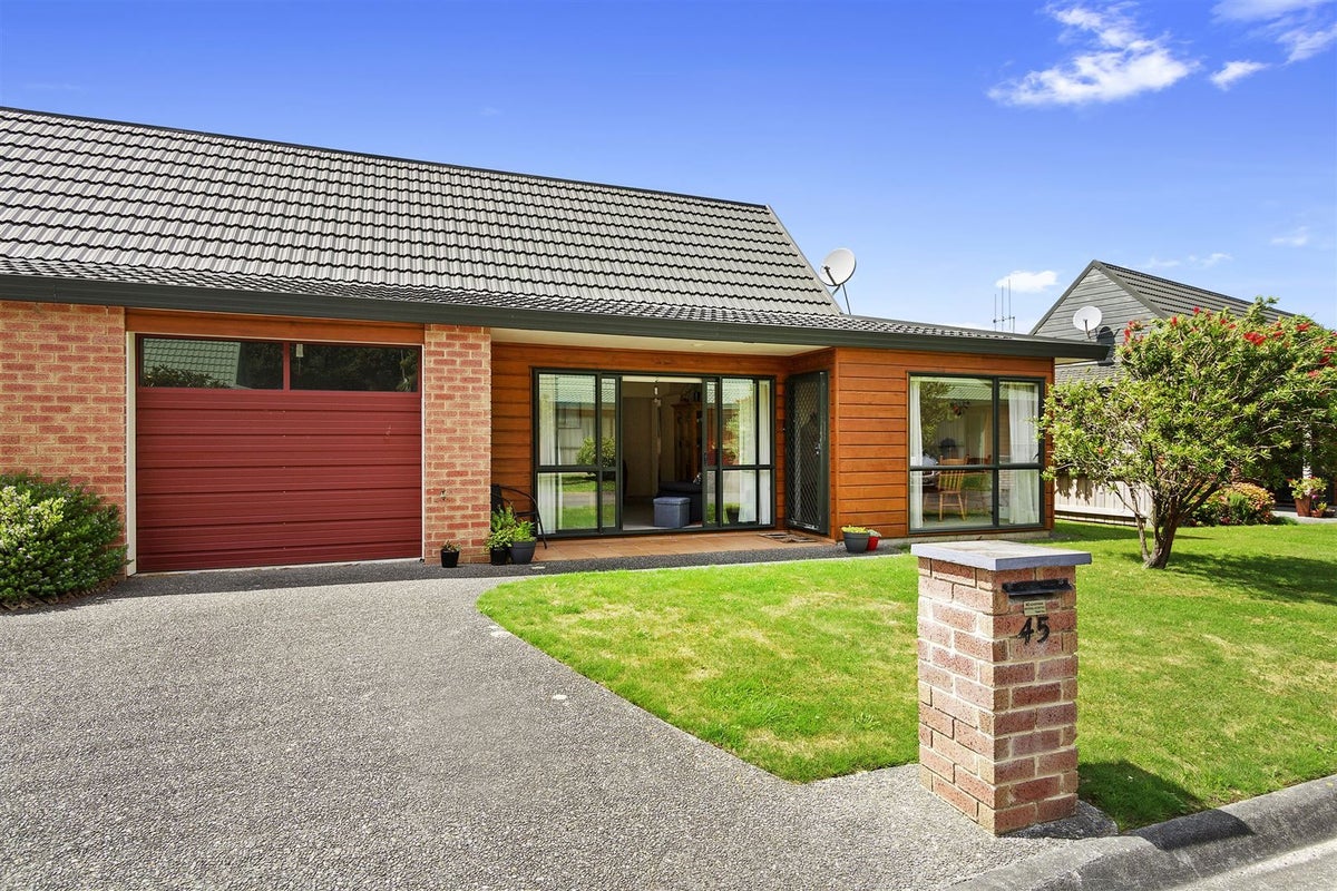 45/42 Main Road, Tawa, Wellington - Carousel 1