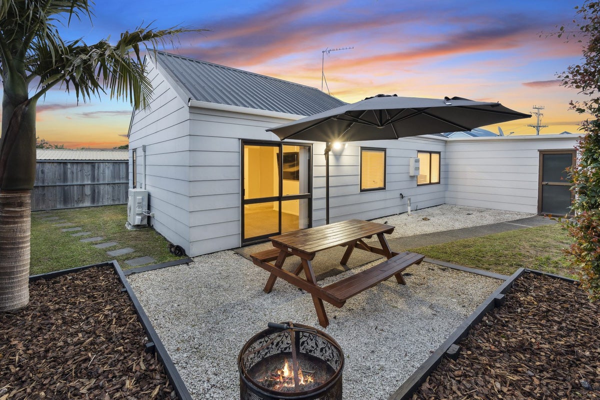 2/52 Tironui Road, Takanini, Auckland - Carousel 2